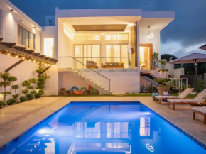 Luxurious Brand New Villa With 5 Br In Sosua